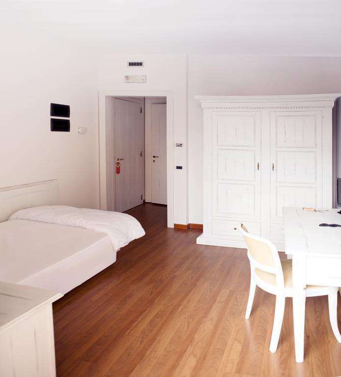 Hotel Sebino ซาร์นีโก ภายนอก รูปภาพ