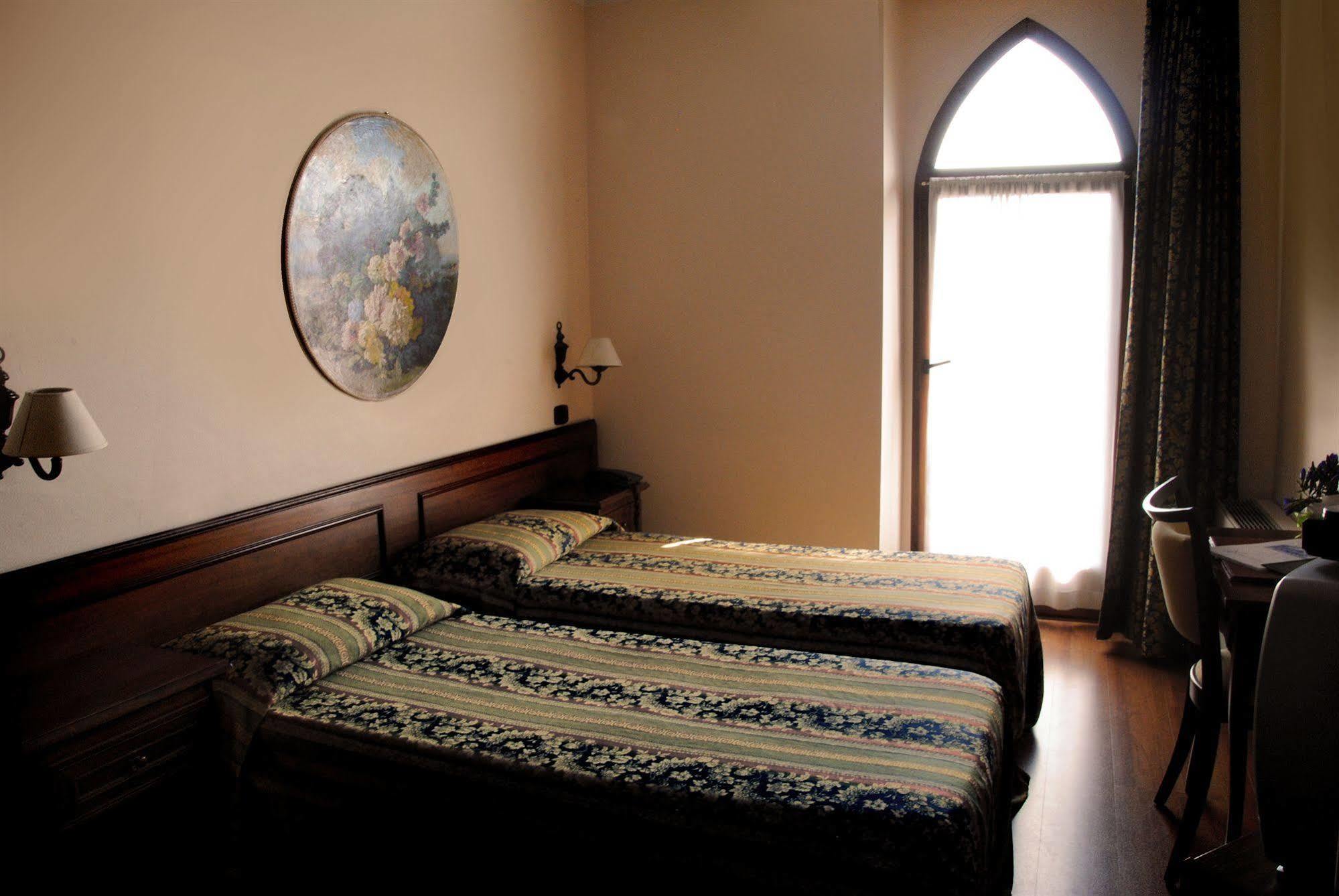 Hotel Sebino ซาร์นีโก ภายนอก รูปภาพ