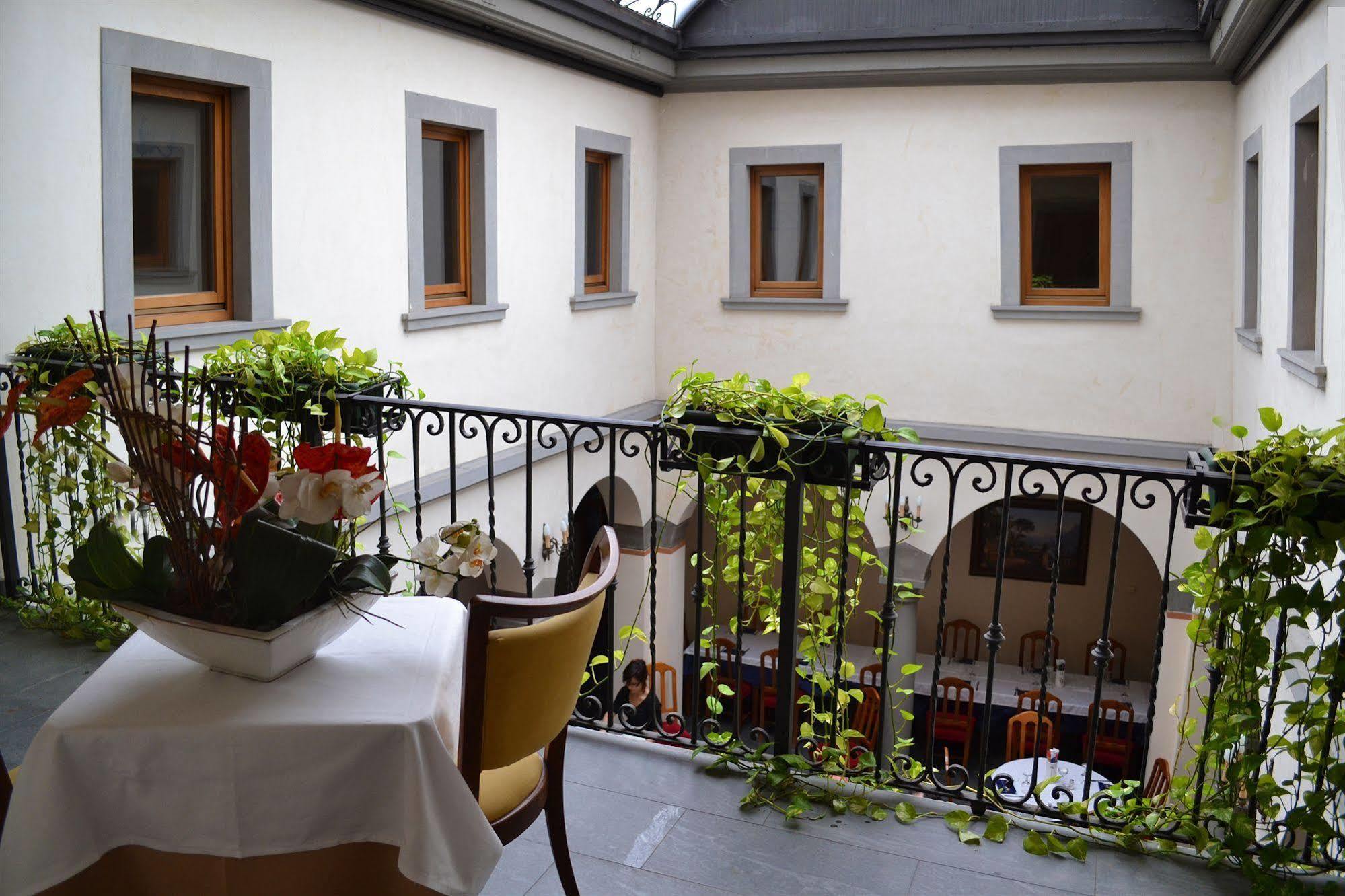 Hotel Sebino ซาร์นีโก ภายนอก รูปภาพ