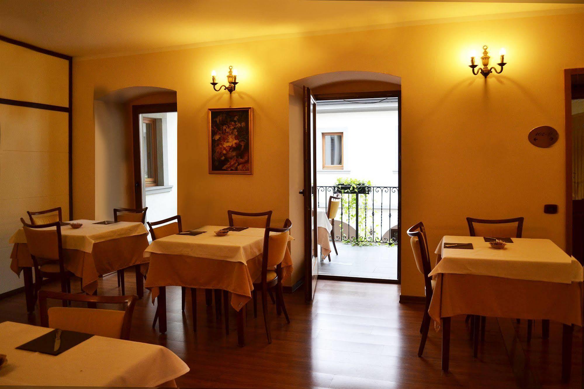 Hotel Sebino ซาร์นีโก ภายนอก รูปภาพ